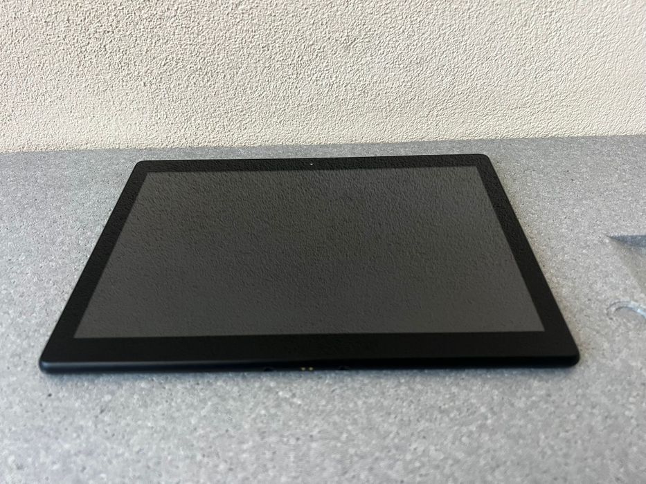 Lenovo TAB M8 (4gen)
4 Gb do 64GB mit SD
androit 
100€