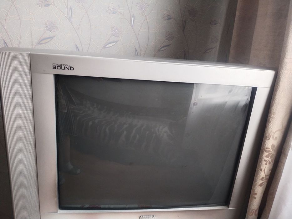 Продам телевизор