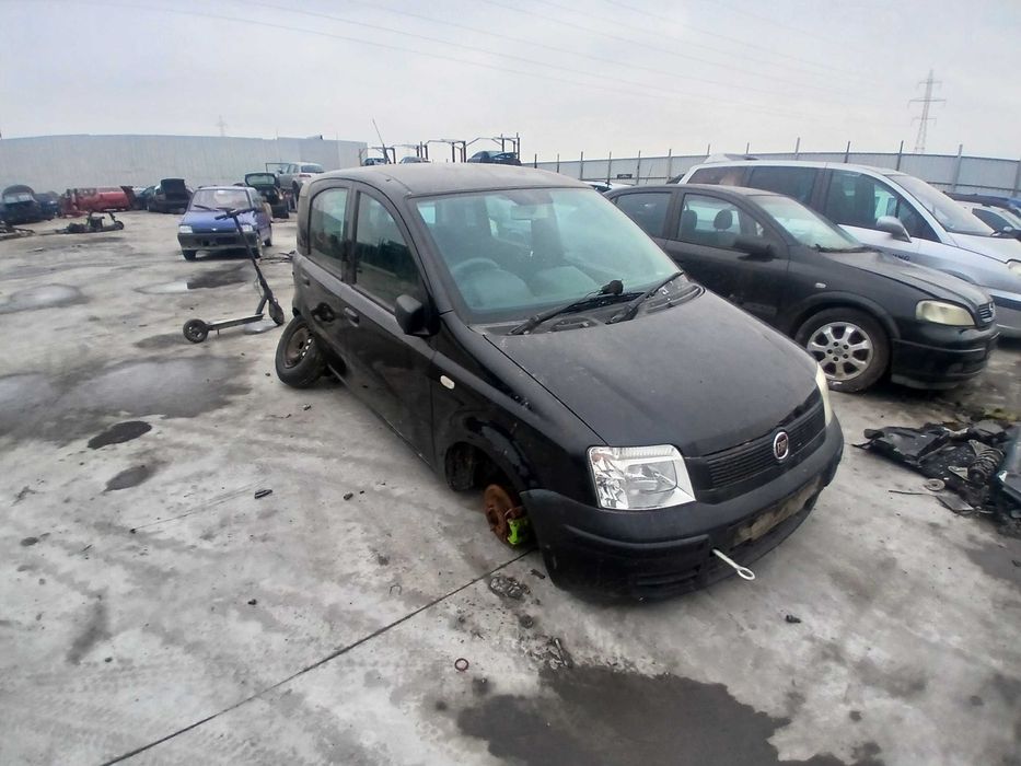 dezmembrez fiat panda