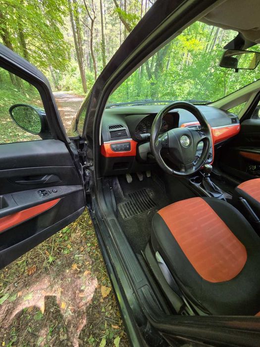 Fiat Punto 1.4 бензин • 78 к.с. • 2005 г.
