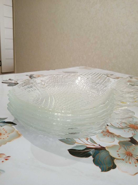 Продаю селедочницу или тарелку для рыбы.