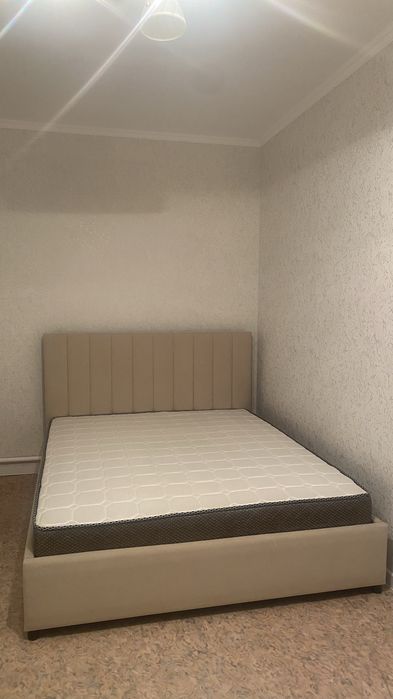 продам кровать с матрасом