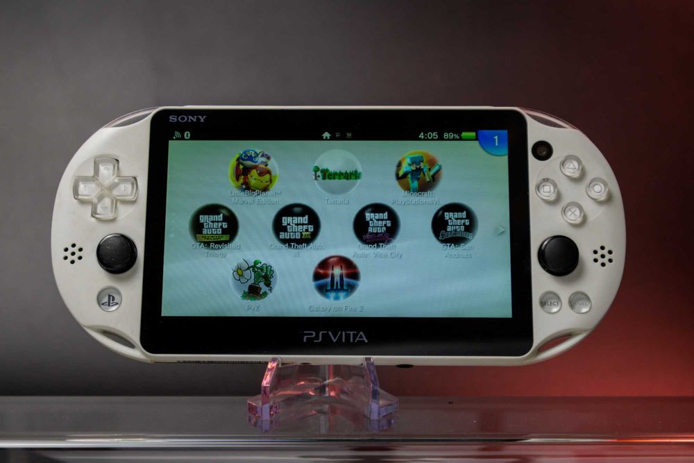 PS Vita 2000 Glacier White