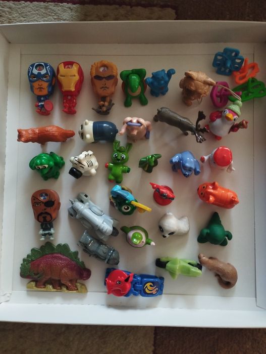 Игрушки Киндер сюрприз