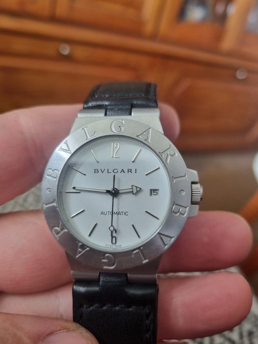 Продавам часовници работят перфектно състояние като нови