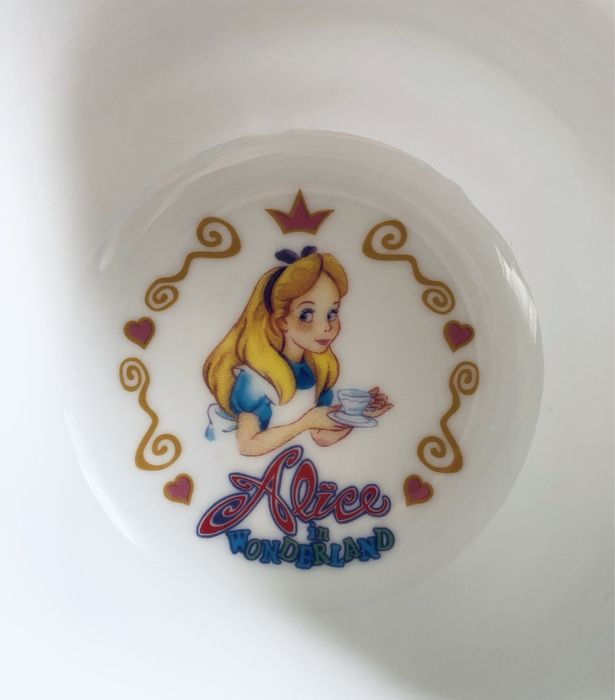 Чаша Алиса в стране чудес