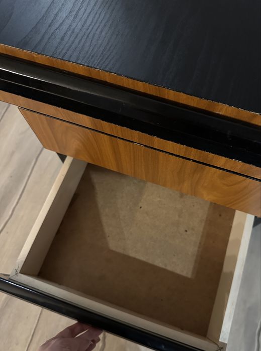 Малко шкафче с колелца