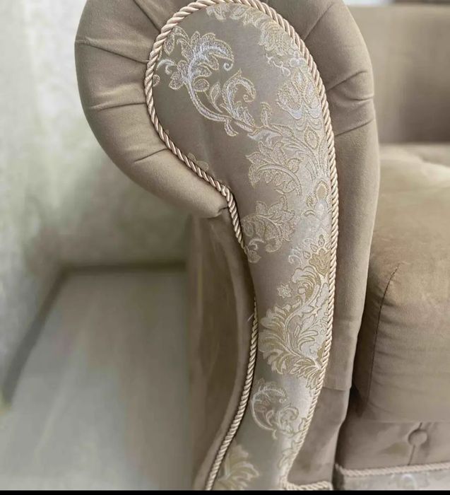 Продается большой диван + мини диван в подарок