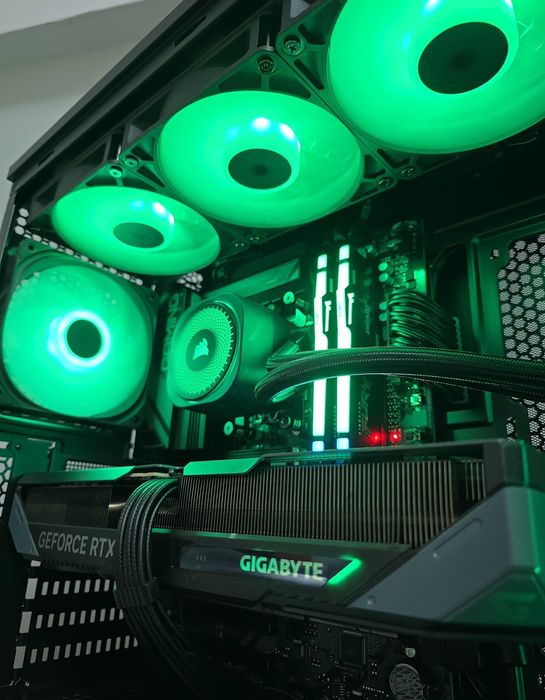 PC Gaming Ryzen 9 9950X3D RTX 5070 2TB SSD
