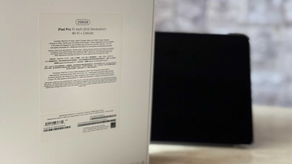 iPad Pro 11  256GB Wi-Fi + Cellular | Идеал + Чехол