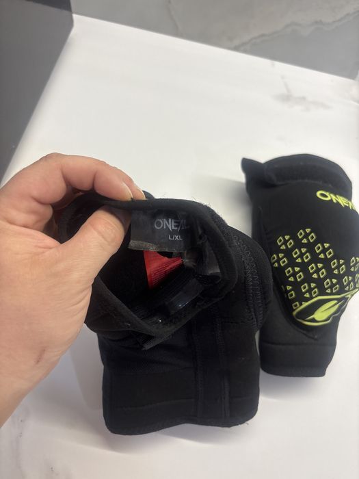 Детски наколенки O'NEAL DIRT V.23 BLACK/NEON YELLOW