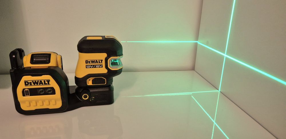 Laser dewalt cu lumina verde sau rosie