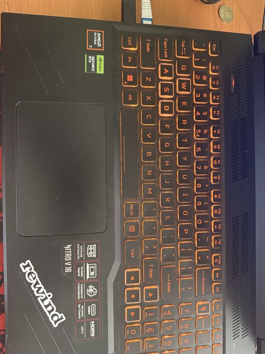 Acer Nitro V16 AMD RYZEN 5 RTX 4060  16 GB RAM 1 TB