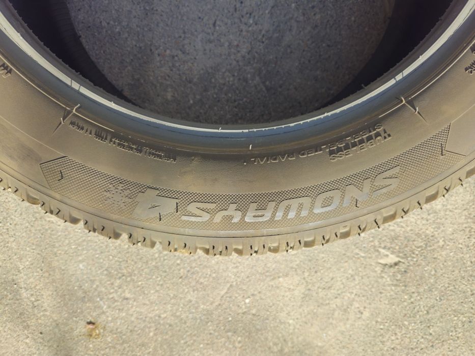 Продается комплект зимней резины 4 шт.Lassa snoways 4.17" практически