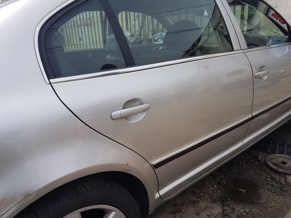 Usa / Portiera Dreapta Spate Skoda Superb 1 2002 - 2008 Cod Culoare 9102