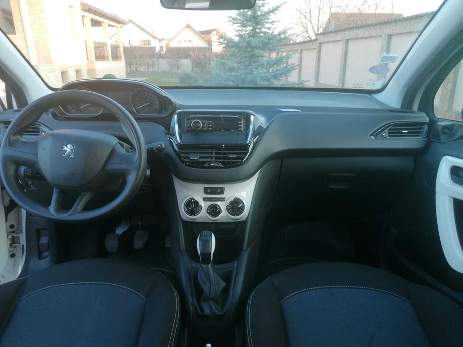 Vand Peugeot 208 Like, 106000km, fabr. 2018, avantaj client 1100 euro.