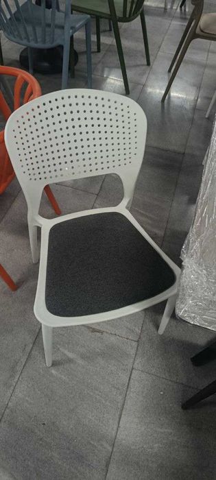 Большой ассортимент стульев с завода по доступным ценам.