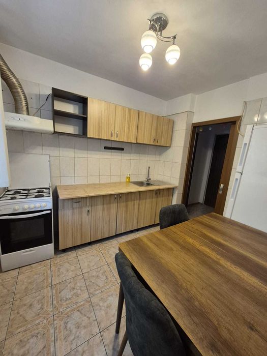 Închiriez apartament 2 camere Dristor metrou