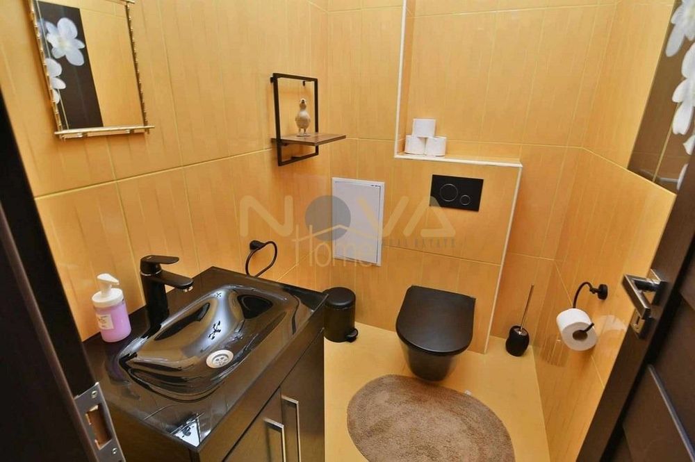 Продава се Тристаен апартамент в Варна, м-т Траката - 111 кв.м за 1194 €/кв.м - Снимка #12