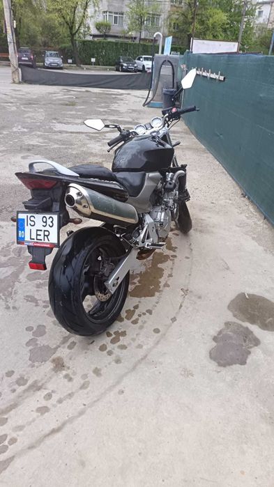 Vând Honda Hornet