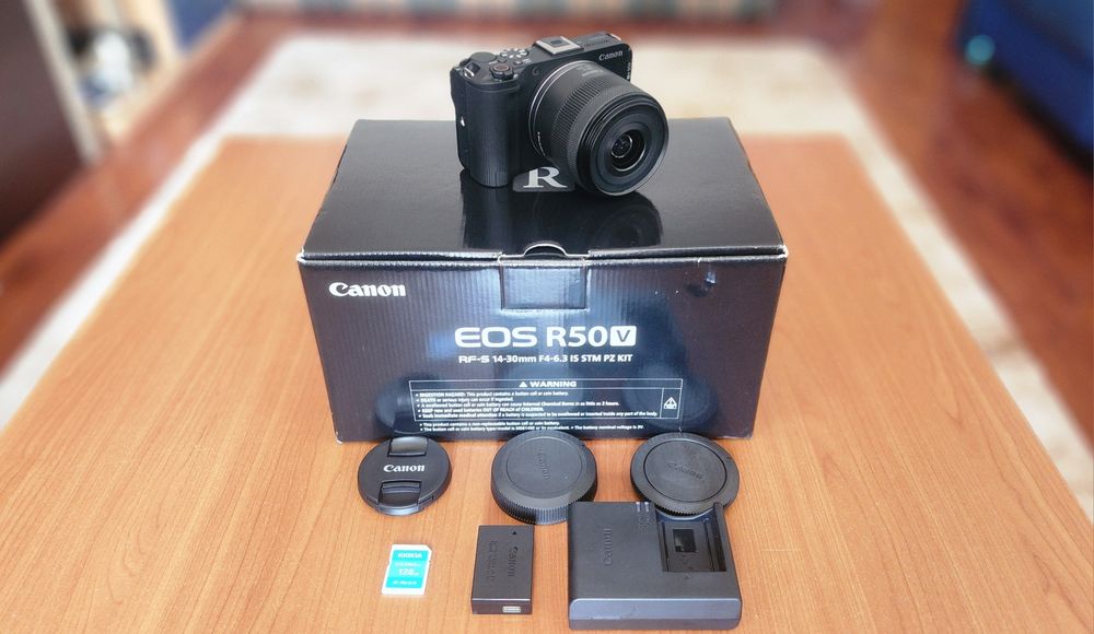 Canon EOS R50 V Kit – Nou, cumpărat din Japonia, bon fiscal