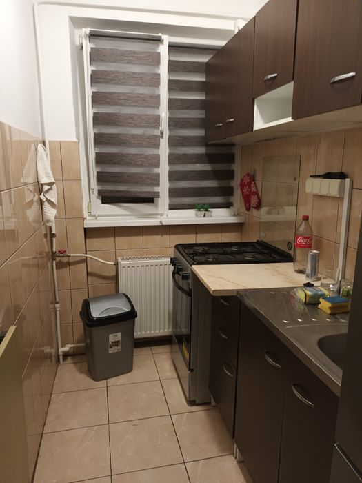 Ofer spre închiriere un apartament cu două camere.