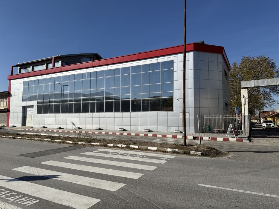 Дава се под наем Промишлена сграда в Асеновград - 650 кв.м за 1785 € - Снимка #1
