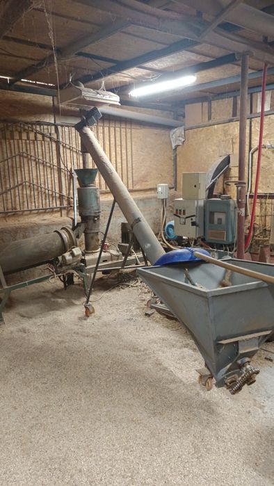 Продавам линия за производство на пелети на пелети състояща се от:

Пе