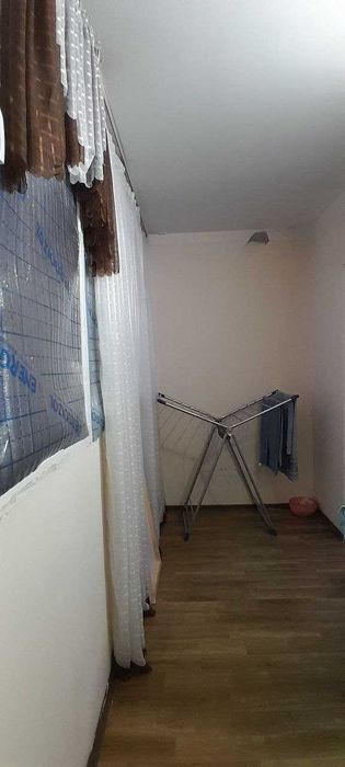 Sergili 10 xudud 3 xona 5 qavat 8 qavatlik uy 75 kv  UY Tezda sotiladi