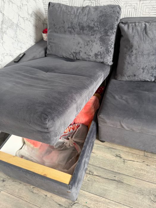 Продается диван в хорошем состоянии