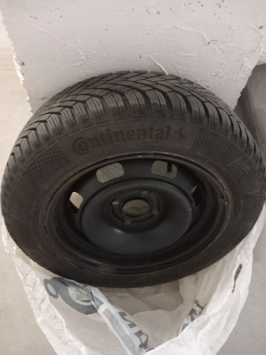 Джанти със зимни гуми Continental 195/65/15 за Peugeot 208