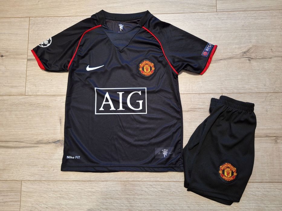 Детски екип на К.Роналдо Манчестър Юнайтед ретро модел!!!