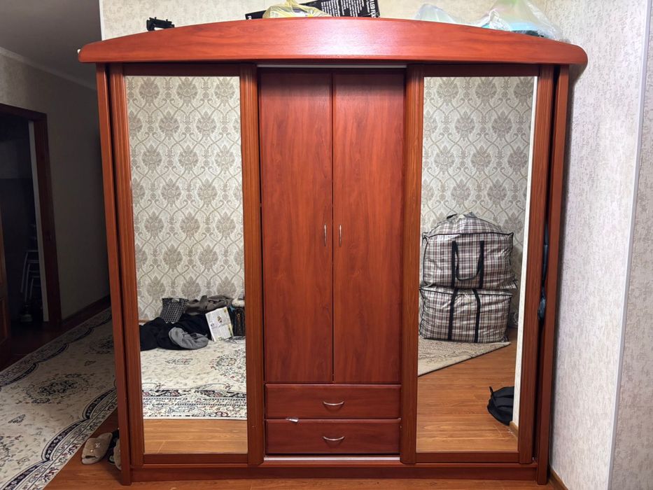 Продам прихожую гарнитуру