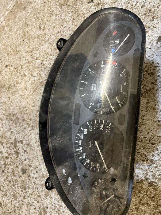 Продам приборки е36