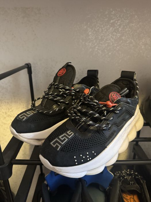 Versace chain reaction