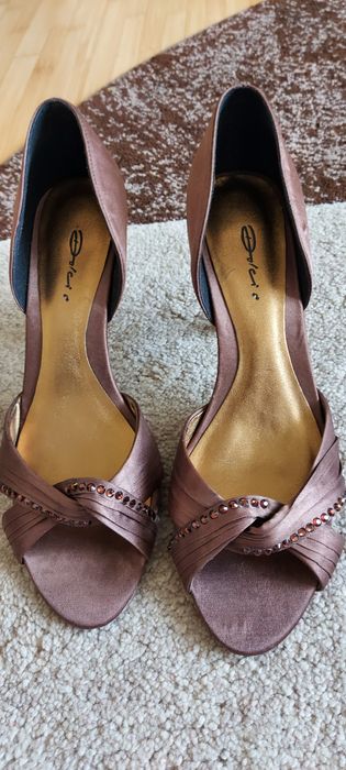 Pantofi decupați,  mărimea 38