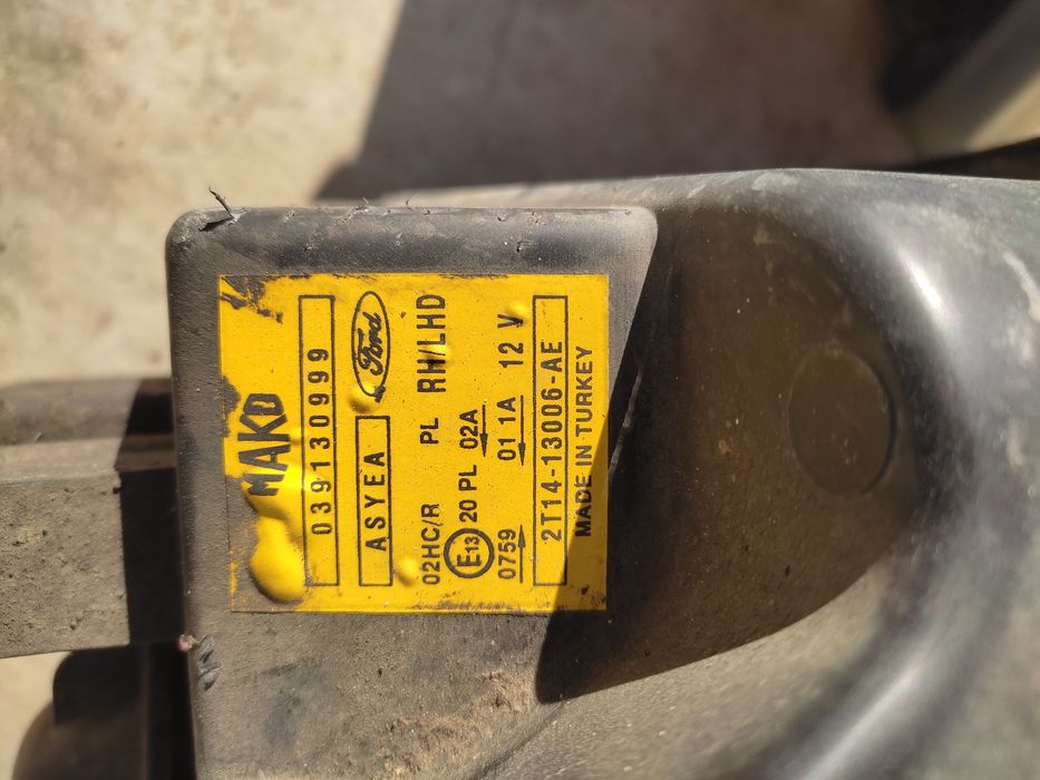 Faruri, stopuri Ford Transit Connect