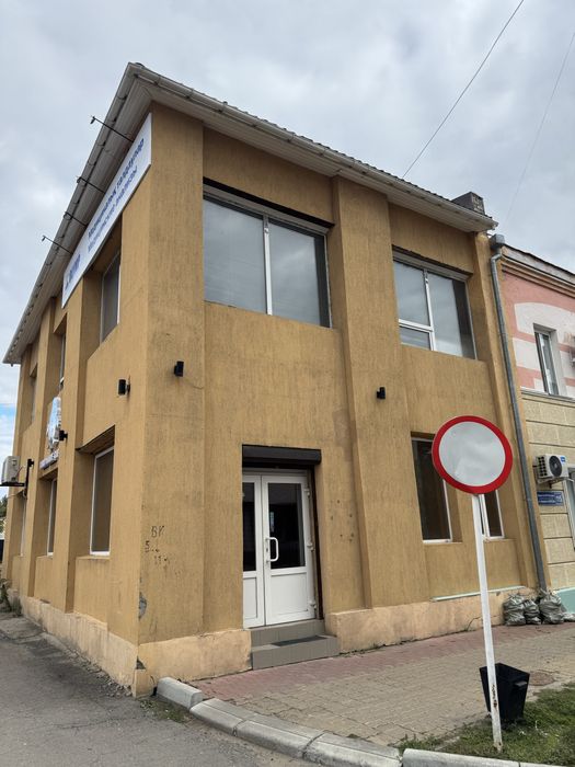 Сдам в аренду помещение 252 кв.м.