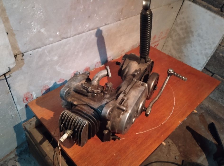 Продам движку от Сузуки летс 2