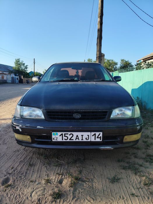 Продам машину тайота каролла