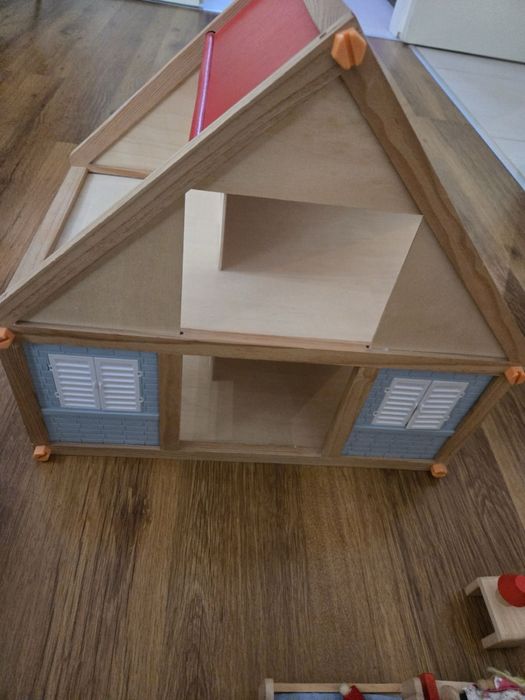 Дървена къщичка за игра