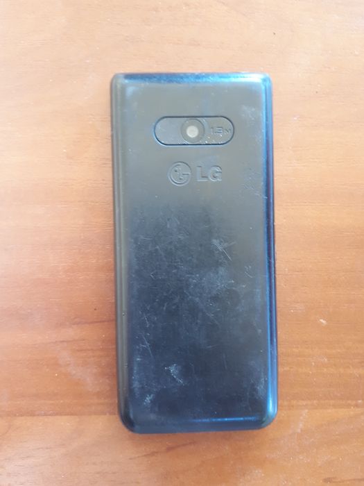 Сотовый телефон LG A390