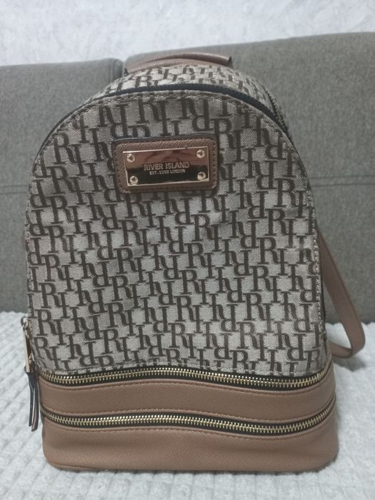 Дамска чанта Lio Jo и дамска раница River Island