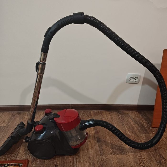 Пылесос Мидея в отличном состоянии