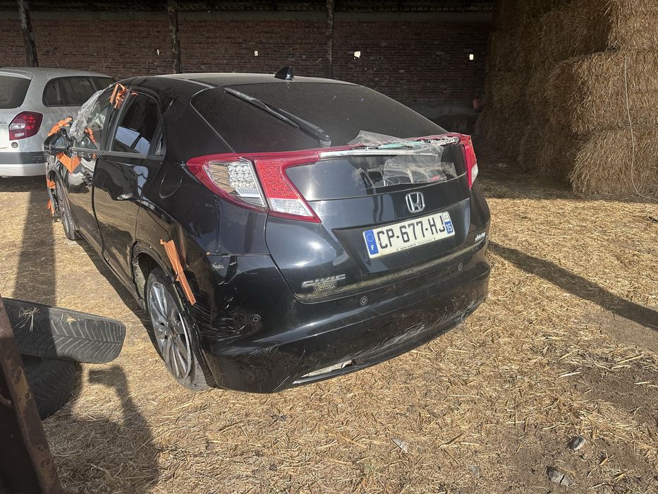Honda Civic 9  2.2cdti На части