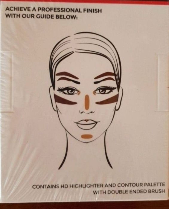 Нова!Палитра за оформяне контурите на лицето с четка Revolution