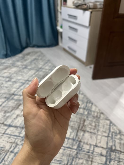 Продам кейс от Airpods Pro 2 оригинал
