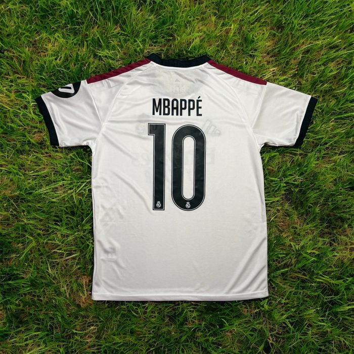 Футболна тениска Real Madrid – MBAPPÉ #10