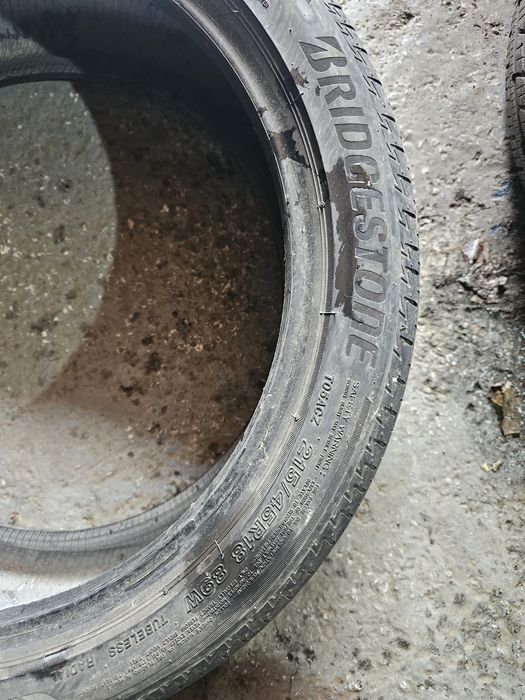 215 45 18 vara bridgestone