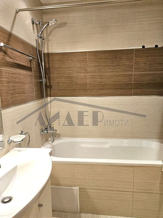 Дава се под наем Тристаен апартамент в Пловдив, Кършияка - 100 кв.м за 650 € - Снимка #11